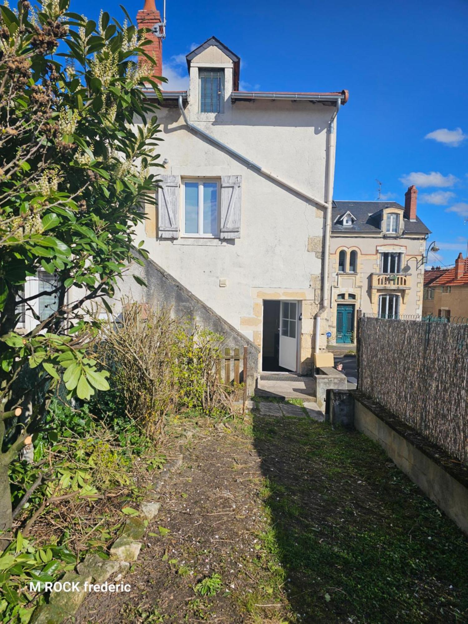 Maison De Ville Avec Jardin Privatif Невер Экстерьер фото